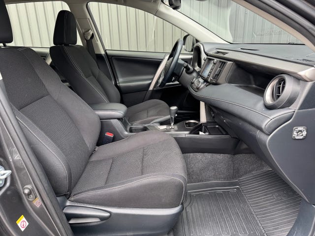 2018 TOYOTA RAV4 - 15