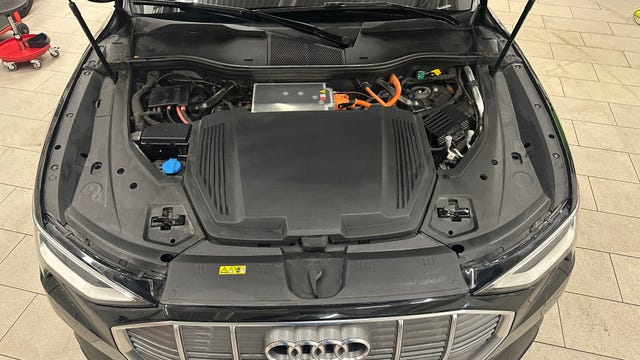 WAUZZZGE9LB032034 2020 AUDI E-TRON-3