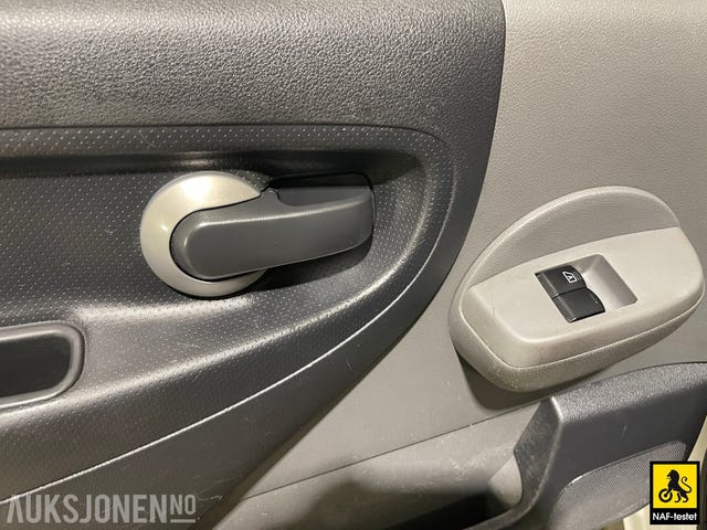 2017 NISSAN E-NV200 - 16