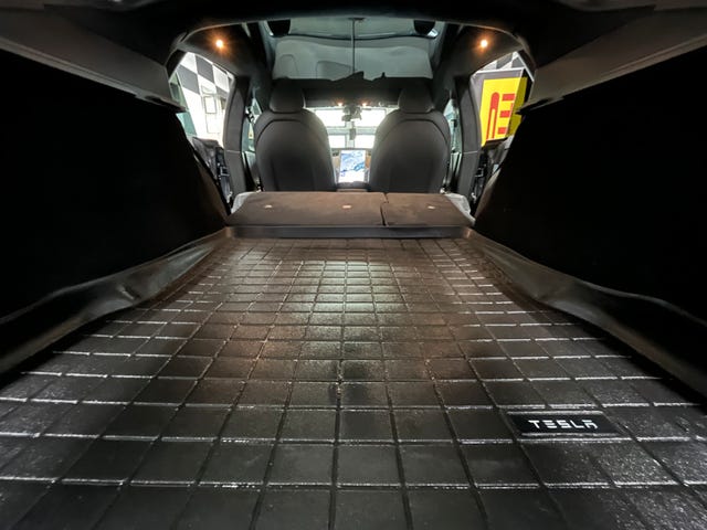 2020 TESLA MODEL S - 16