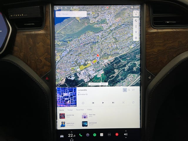 2020 TESLA MODEL S - 29