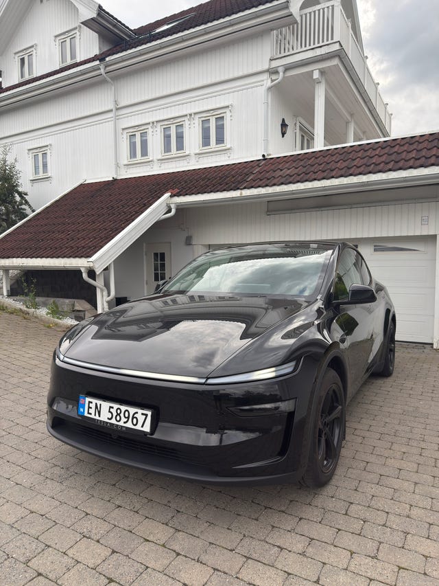 XP7YGCEK9SB635621 2025 TESLA MODEL Y-0