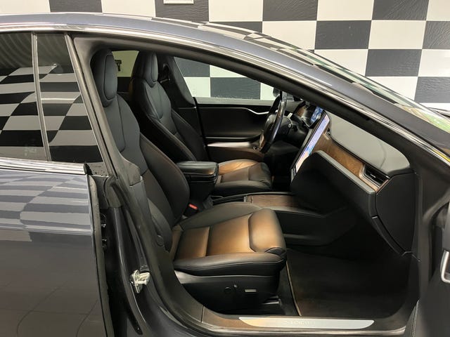 2020 TESLA MODEL S - 21