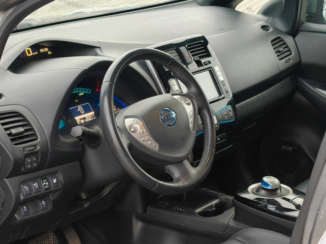 2016 NISSAN LEAF - 12