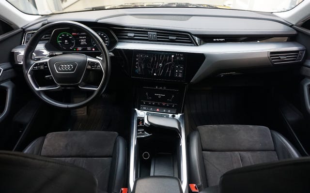 2020 AUDI E-TRON - 24