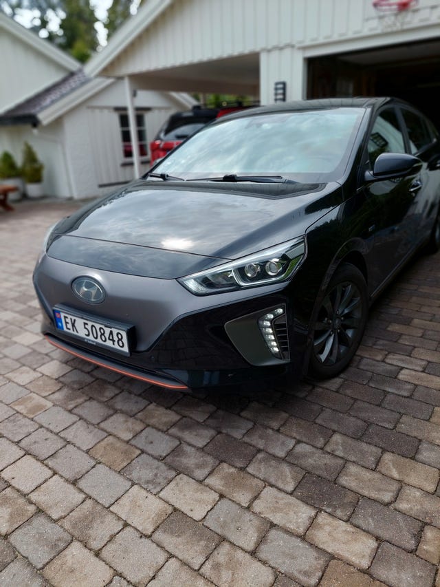 KMHC851HFHU012579 2017 HYUNDAI IONIQ-0