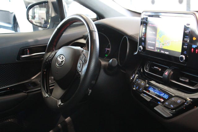 2021 TOYOTA C-HR - 18