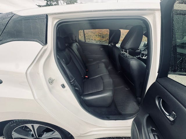2019 NISSAN LEAF - 19
