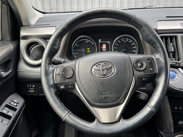 2018 TOYOTA RAV4 - 11