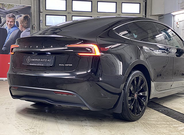 2025 TESLA MODEL 3 - 7
