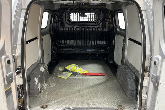 VSKYAAME0U0606394 2019 NISSAN E-NV200-4