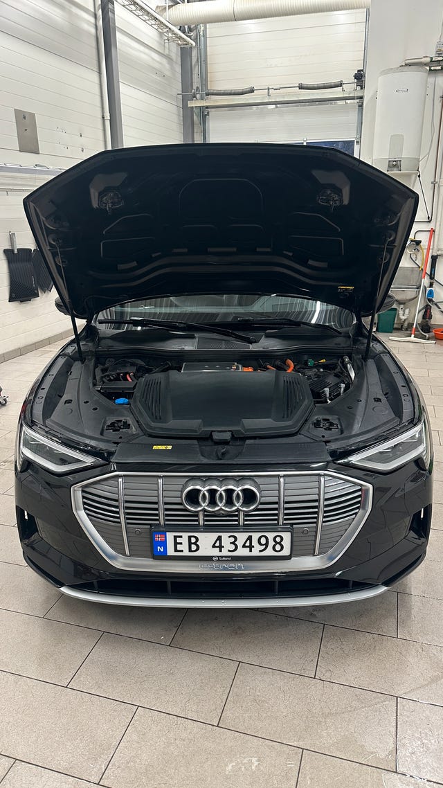 WAUZZZGE9LB032034 2020 AUDI E-TRON-2