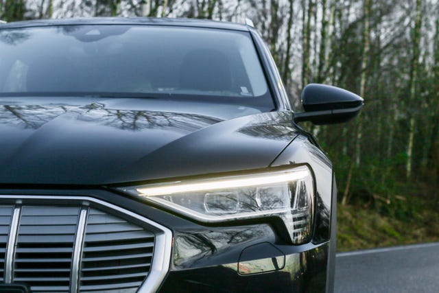 WAUZZZGE8LB012289 2020 AUDI E-TRON-3