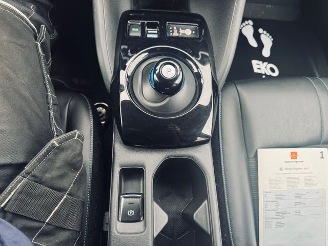 2019 NISSAN LEAF - 17