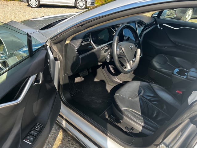 2014 TESLA MODEL S - 14