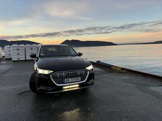 WAUZZZGE8LB023664 2020 AUDI E-TRON-1