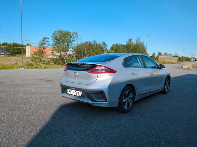 KMHC851HFHU002914 2017 HYUNDAI IONIQ-4