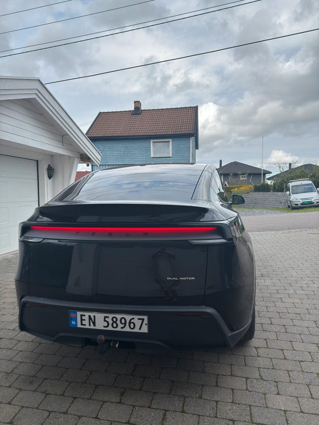 XP7YGCEK9SB635621 2025 TESLA MODEL Y-4