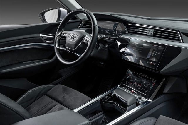 2020 AUDI E-TRON - 32