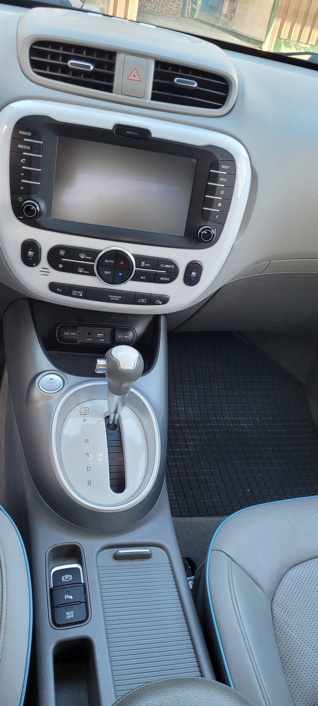 2018 KIA SOUL - 10