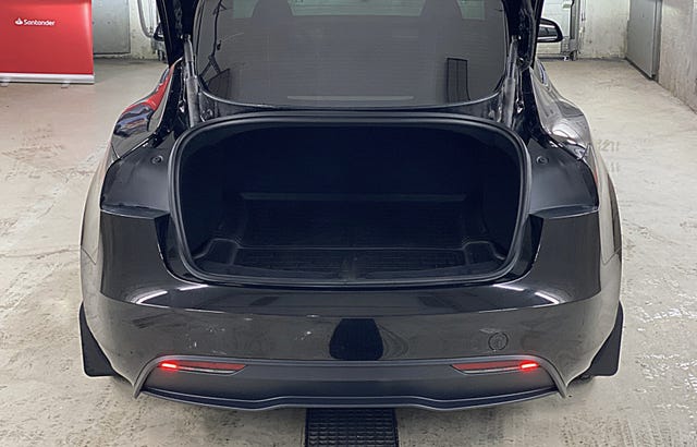 2025 TESLA MODEL 3 - 18
