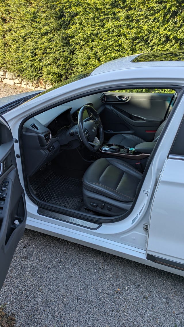 2019 HYUNDAI IONIQ - 12