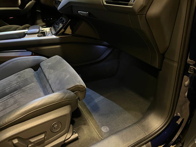 2020 AUDI E-TRON - 46