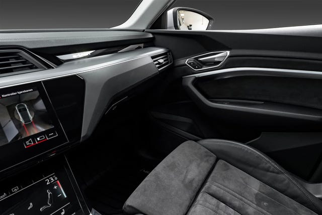 2020 AUDI E-TRON - 19