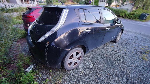 JN1FAAZE0U0007979 2011 NISSAN LEAF-5