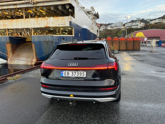 WAUZZZGE8LB023664 2020 AUDI E-TRON-3