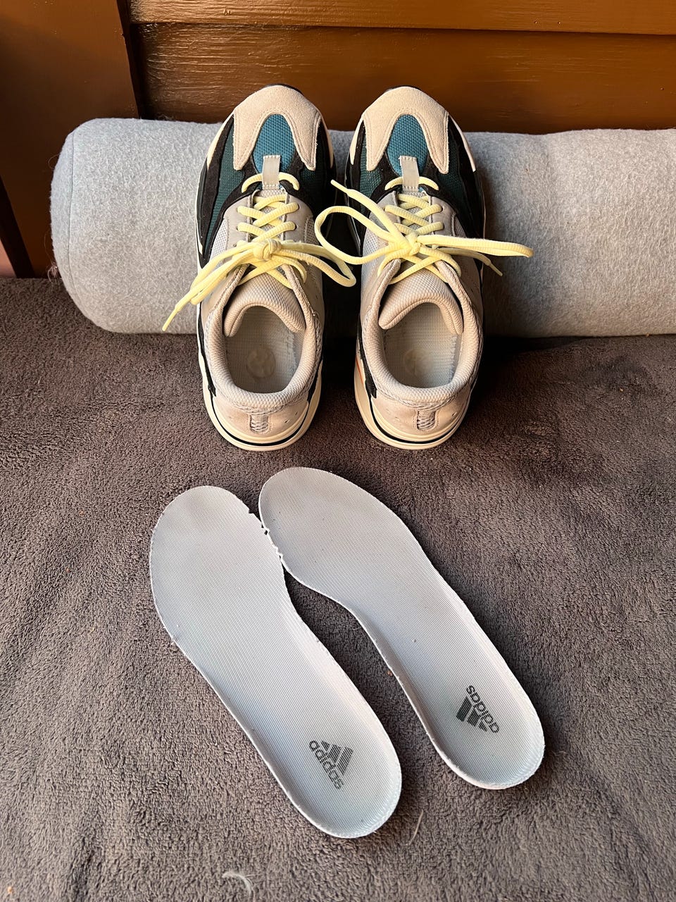 Adidas Yeezy 700 Wave Runner FINN-torget