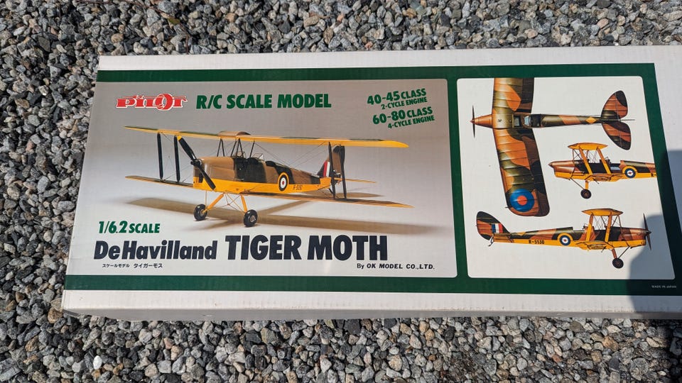 De-Havilland TIGER MOTH 1/6.2 RCモデル De-Havilland TIGER MOTH 1/6.2 RCモデル