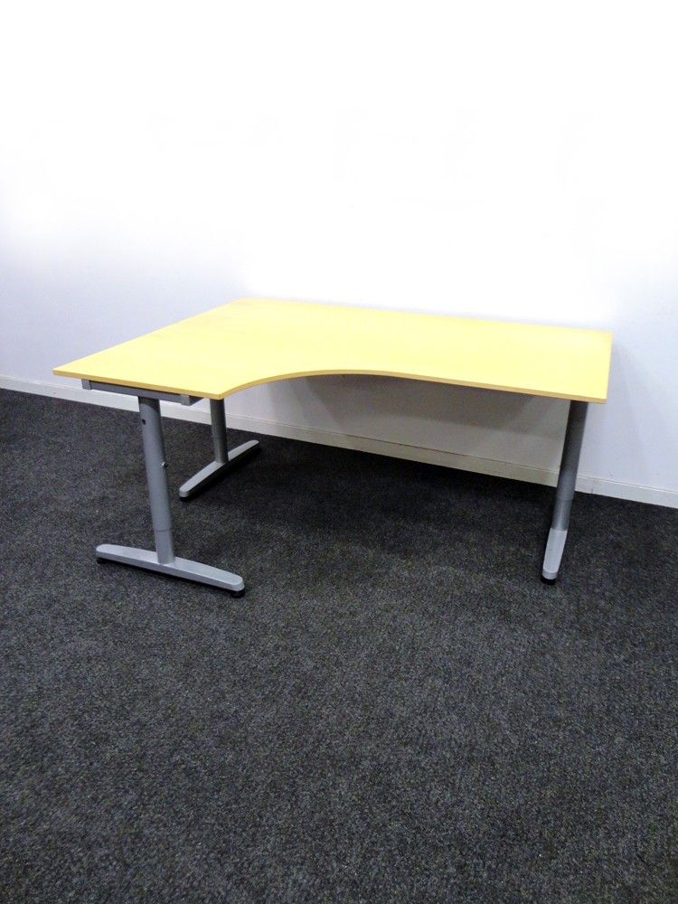 Ikea Galant skrivebord (160x120 cm, Bjørk) MIDLERTIDIG Ikea Galant skrivebord, 160x120 cm MIDLERTIDIG UTSOLGT