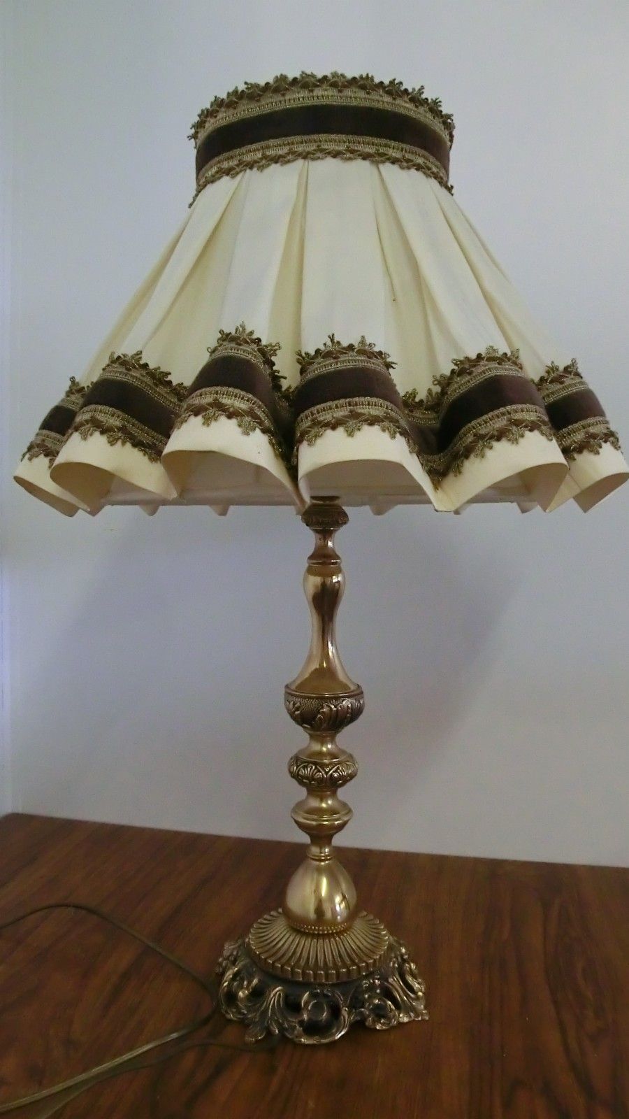 Mange Retro lamper i alle typer og farsonger | FINN.no Retro messing lampe | FINN.no