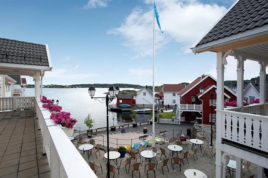 Uteservering ved restauranten/hotellet Galleribilde