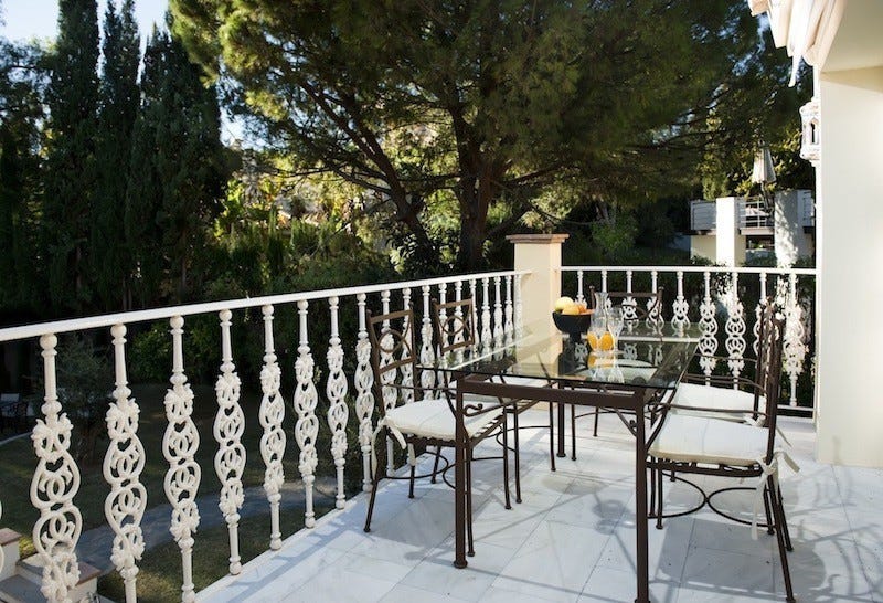 Terasse 2 etg, utenfor stuen Galleribilde