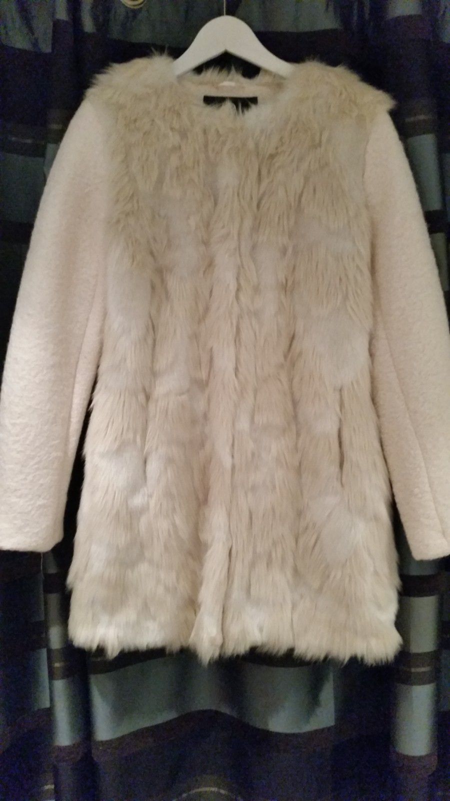 HELT NY FAUX FUR kåpe str. S | FINN.no Faux Fur Ørevarmere | FINN.no