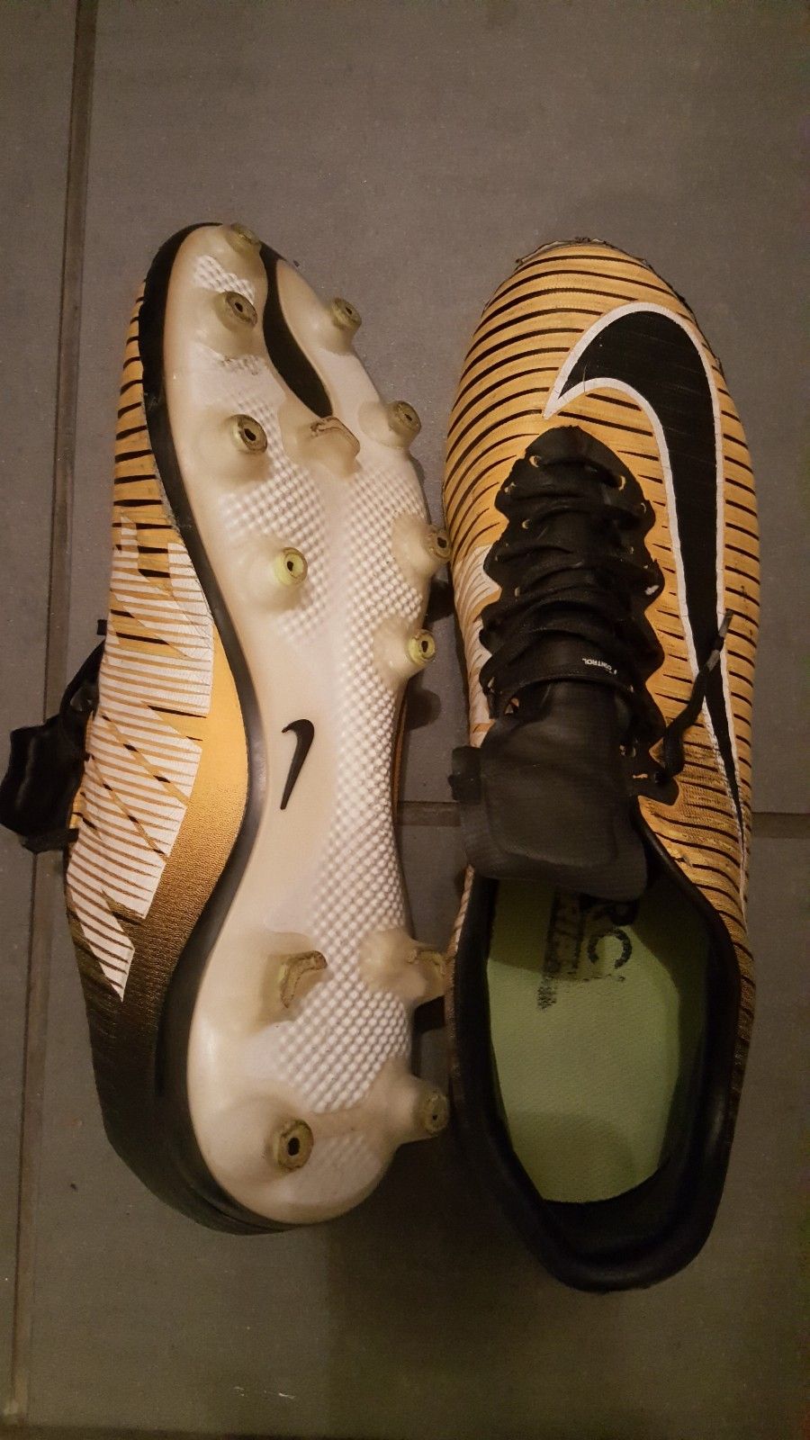 Nike fotballsko kunstgress str. 40 pent brukt : ). | FINN.no Nike fotballsko kunstgress str. 40 pent brukt : ). | FINN.no