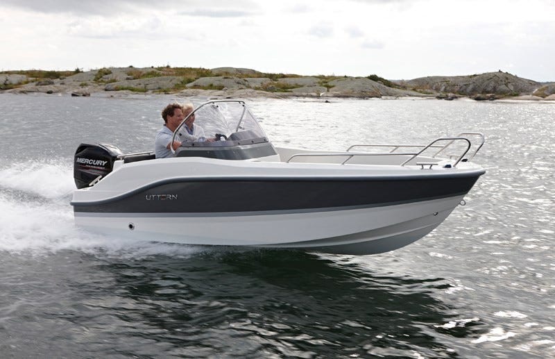 Skjærgårdsjeep, Uttern s45, 2017 modell, ligger fortøyd 100 meter fra huset, og tar dere gladelig med ut på tur. Galleribilde