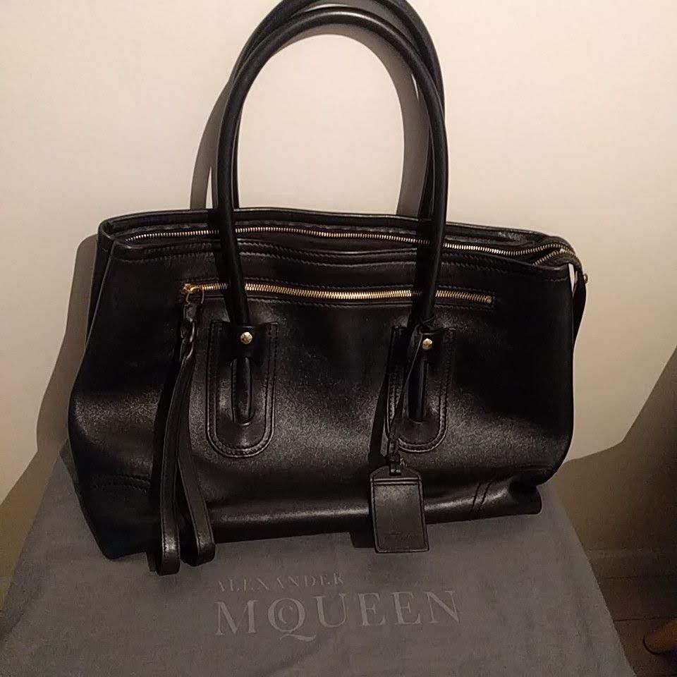 Stor veske fra Alexander McQueen | FINN.no Stor veske fra Alexander McQueen | FINN.no