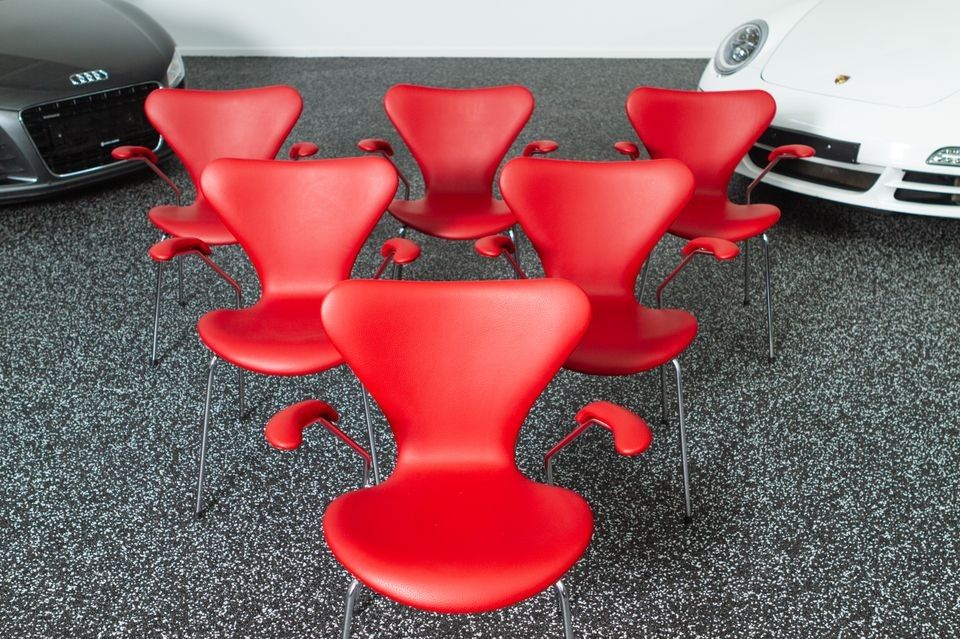 Arne Jacobsen stoler modell 3207 (Syveren) med armlener Arne Jacobsen. Syver stol med armlæn, model 3207 |
