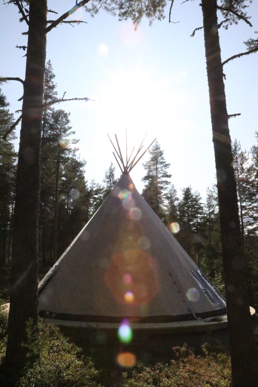 Lavvo / Yogashala Galleribilde