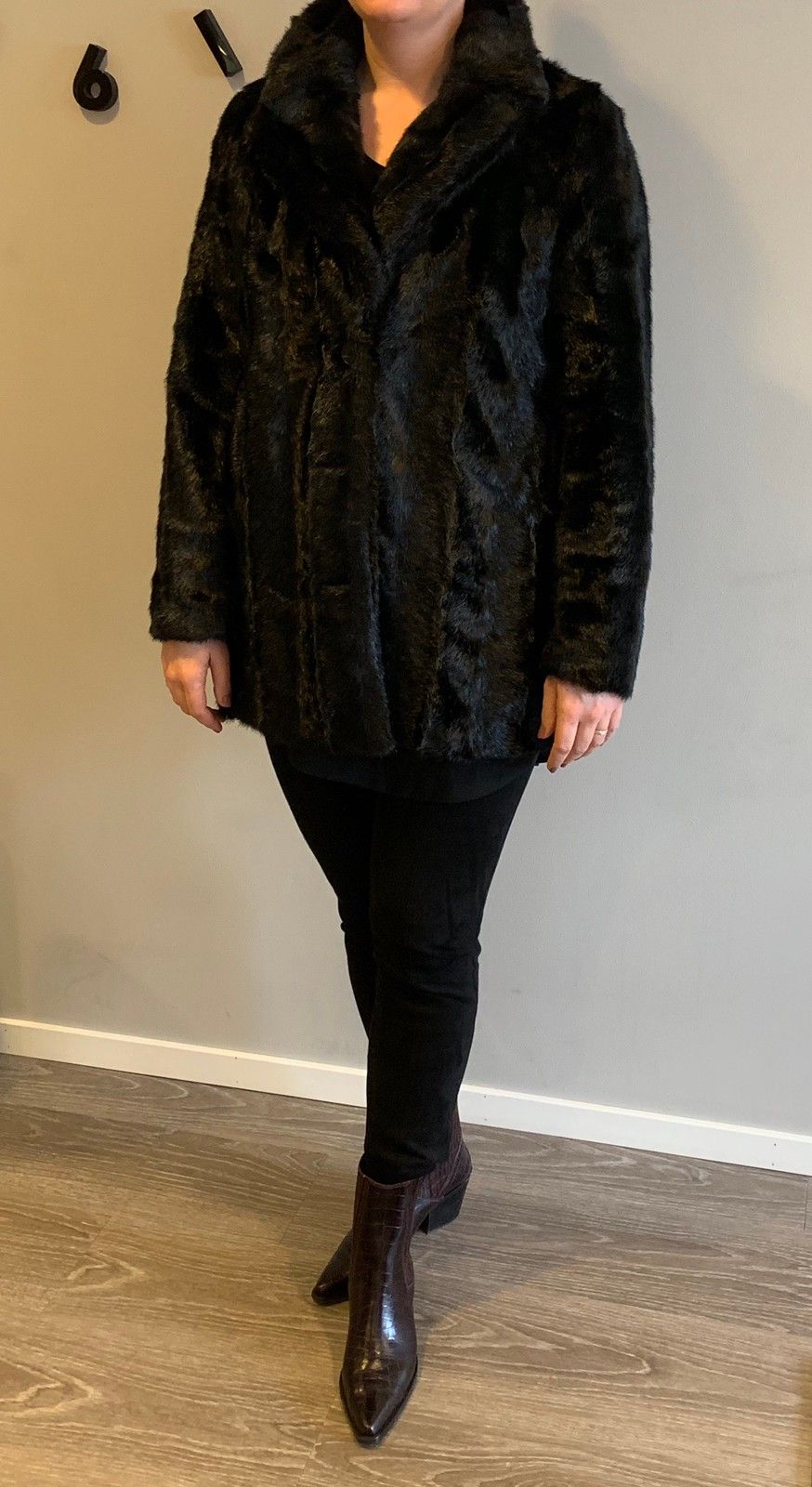 Lekker pelsjakke (fuskepels) fra ZARA | FINN.no Pels Jakke Zara Basic | FINN.no