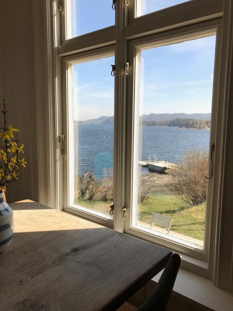 Utsikt fra spisebord Galleribilde