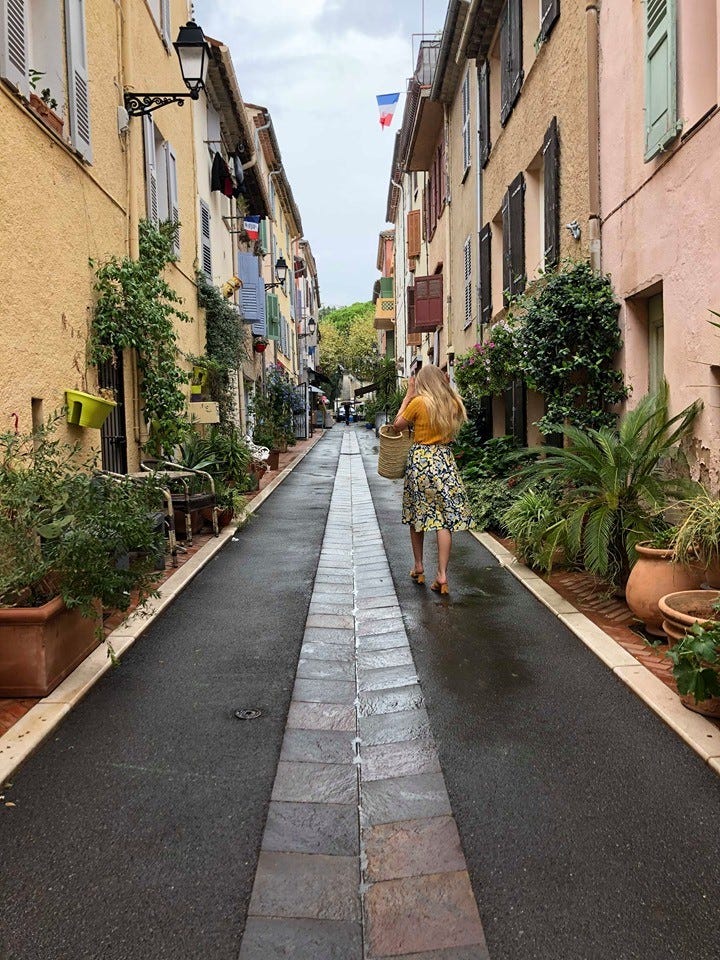 Mouans-Sartoux - en av de utallige sjarmerende småbyene i nærheten Galleribilde