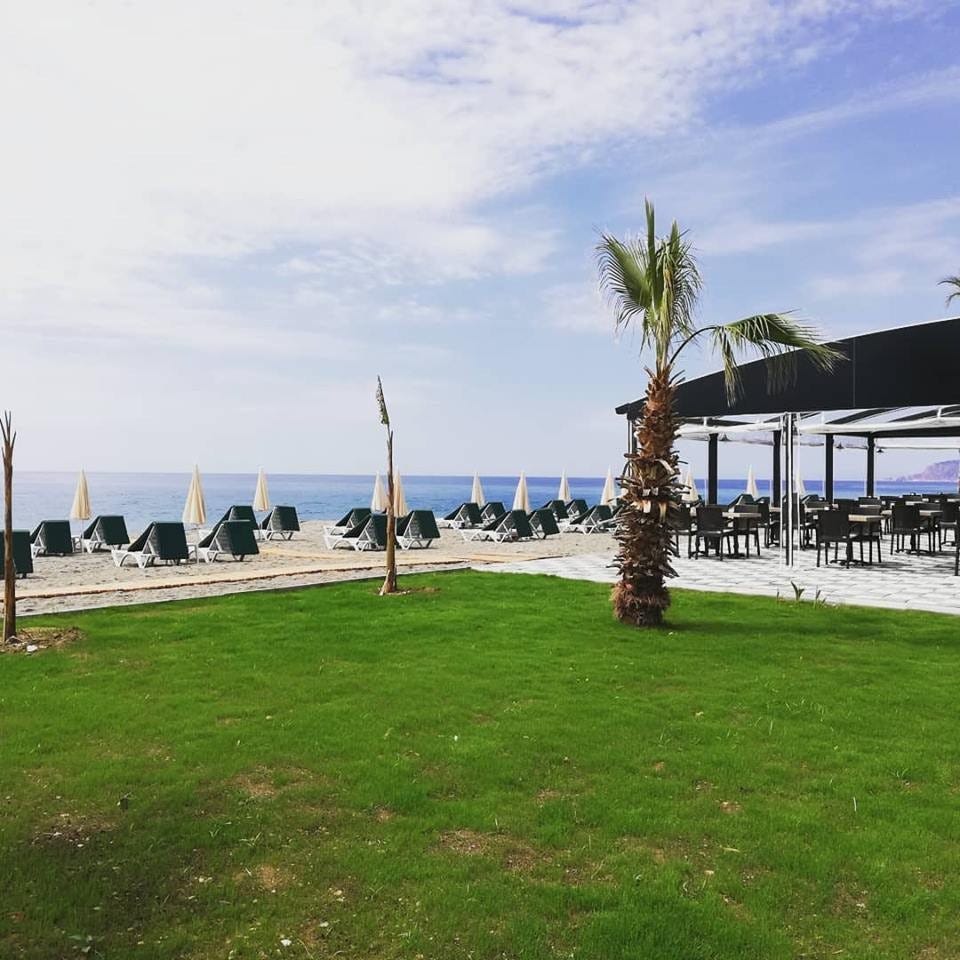 Ophelia Beach Club - 200 meter fra leiligheten. Gratis solsenger! Galleribilde