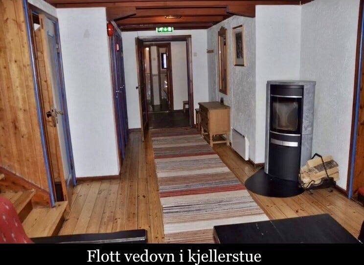 Vedovn i kjellerstuen mot yttergang (Foto: Svein Erik Ellingsen) Galleribilde