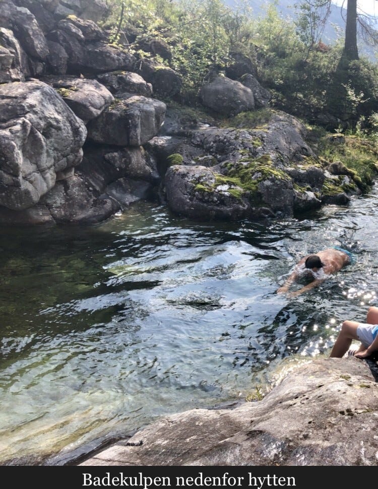 En fin badekulp nedenfor hytta (Foto: Siv Helen Lekven) Galleribilde