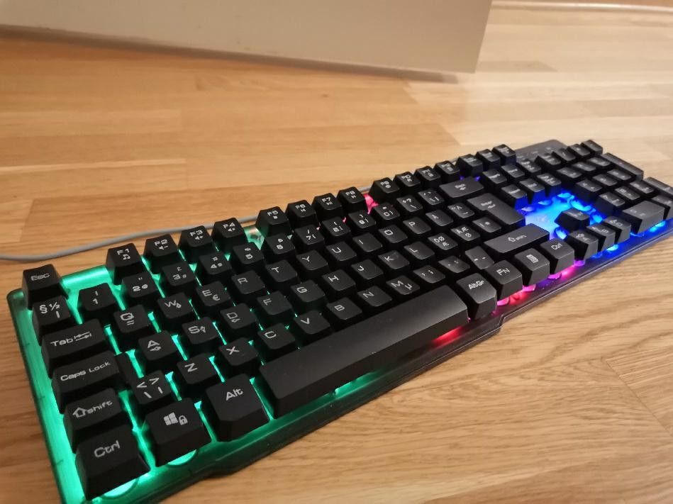 Gaming tastatur multi function black lite keyboard | FINN.no Gaming tastatur multi function black lite keyboard | FINN.no
