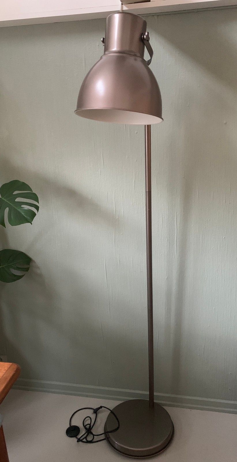 Hektar gulvlampe, IKEA | FINN.no Hektar Ikea gulvlampe med 3 lyskilder | FINN.no